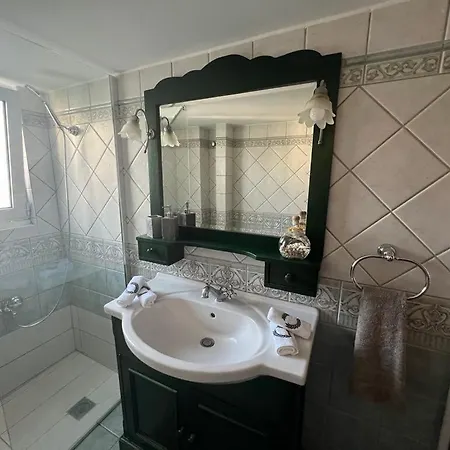 Glyfada Luxury Apartment *